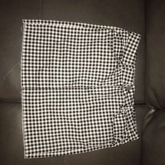 đź’‹Checkered Pattern Skirt - Picture 2 of 2